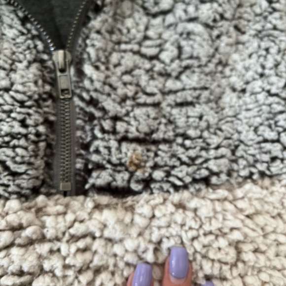 Medium Sherpa Jacket Thread and Supply - Picture 2 of 3
